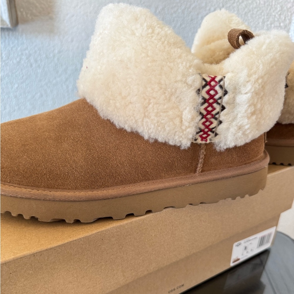 UGG COLD WTHR SIZE 8 NEW